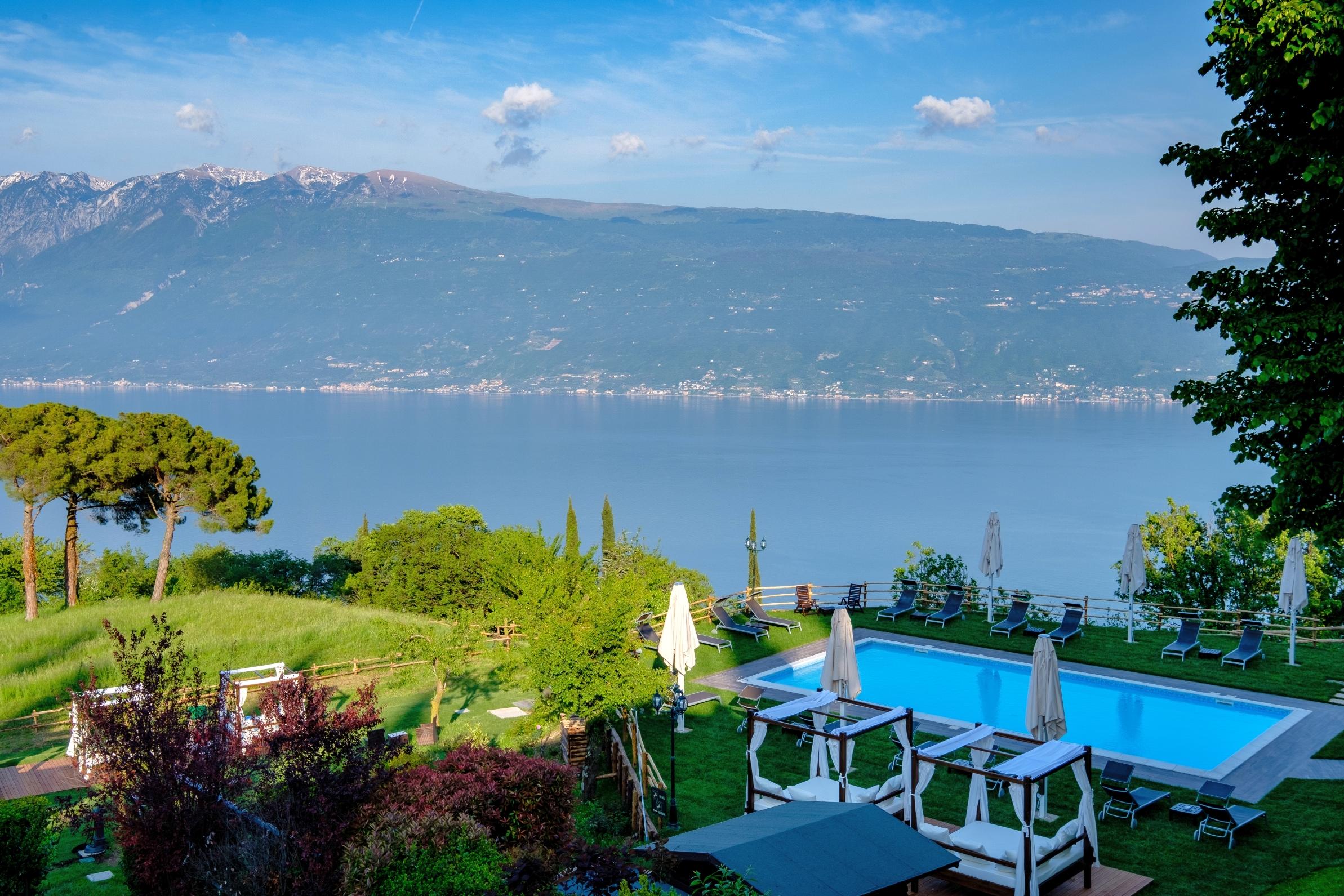 Villa Sostaga Boutique Hotel การ์ญาโน ภายนอก รูปภาพ