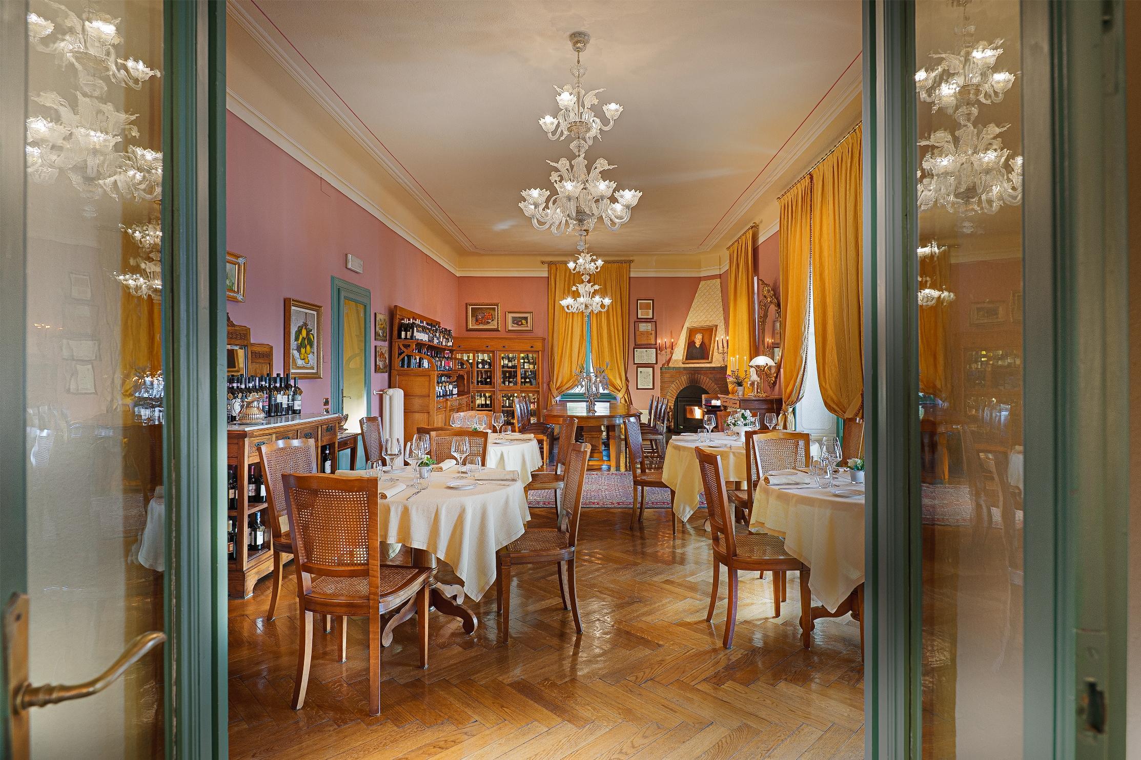 Villa Sostaga Boutique Hotel การ์ญาโน ภายนอก รูปภาพ