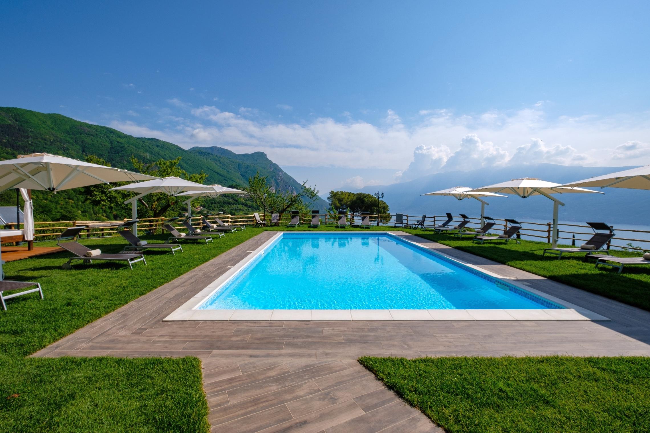 Villa Sostaga Boutique Hotel การ์ญาโน ภายนอก รูปภาพ