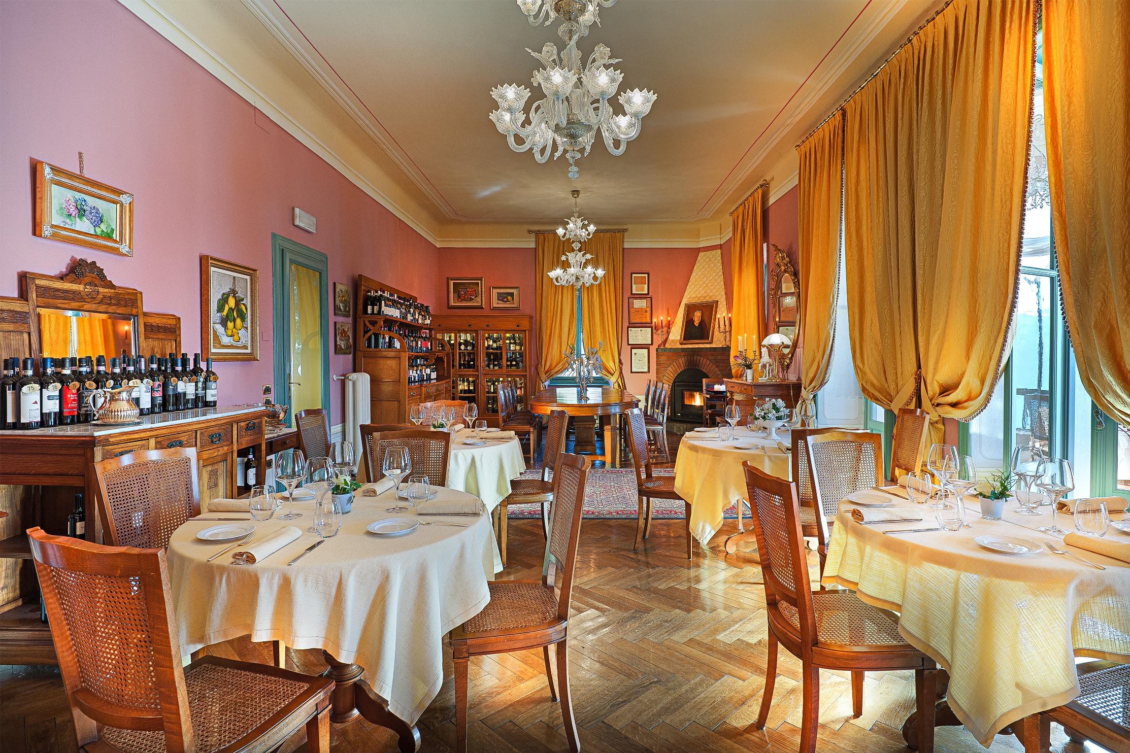 Villa Sostaga Boutique Hotel การ์ญาโน ภายนอก รูปภาพ