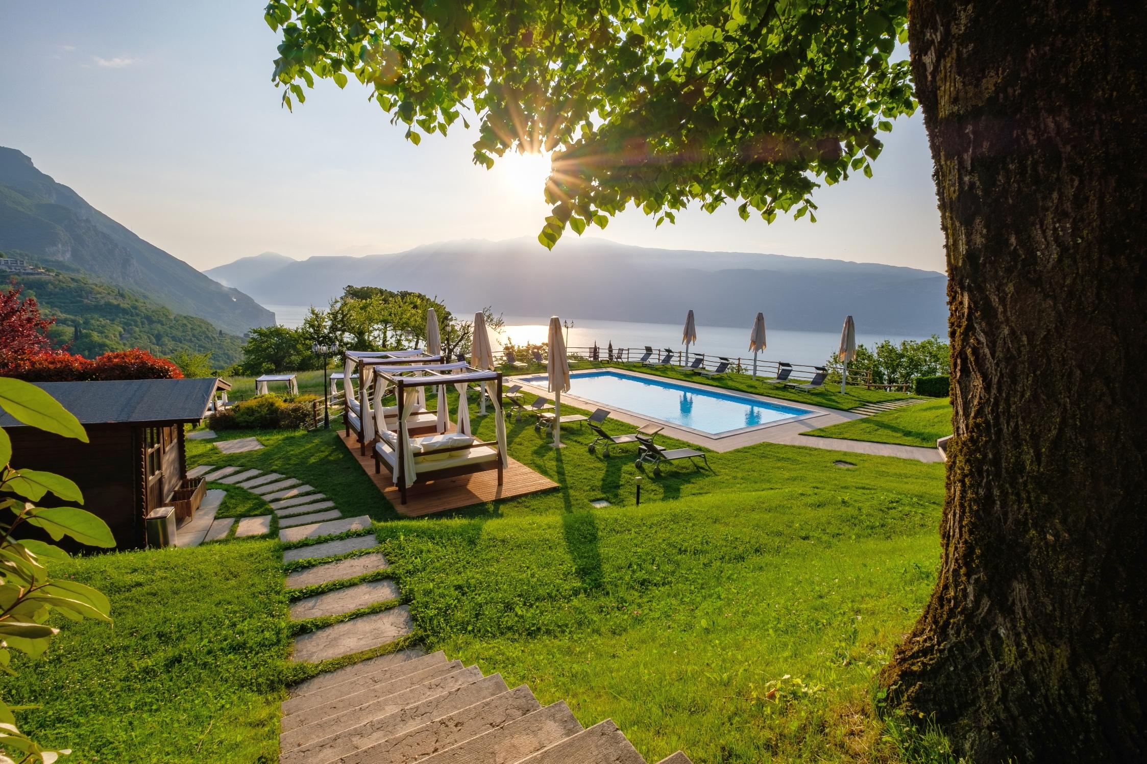 Villa Sostaga Boutique Hotel การ์ญาโน ภายนอก รูปภาพ