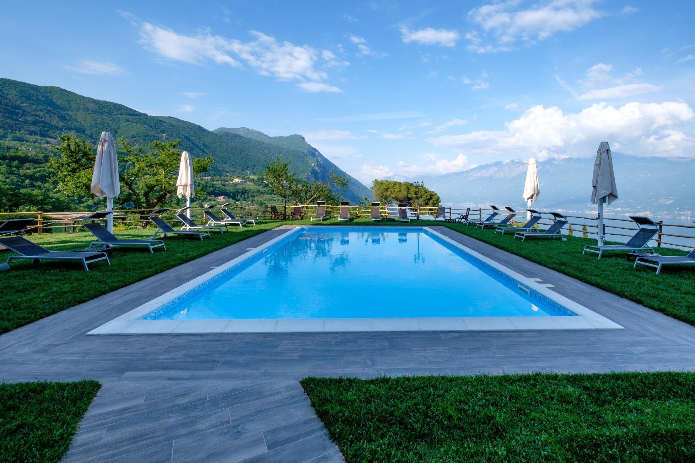 Villa Sostaga Boutique Hotel การ์ญาโน ภายนอก รูปภาพ
