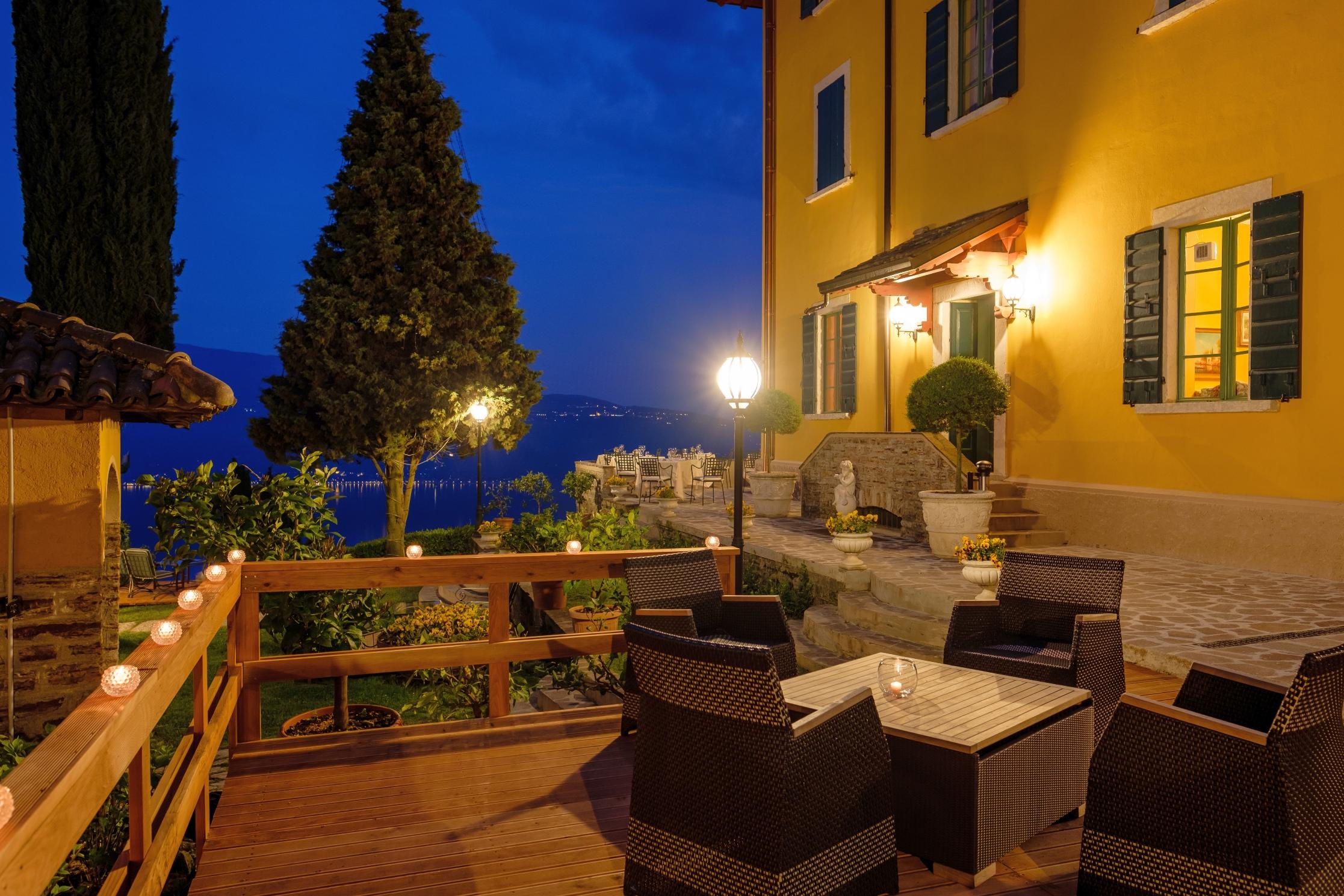 Villa Sostaga Boutique Hotel การ์ญาโน ภายนอก รูปภาพ